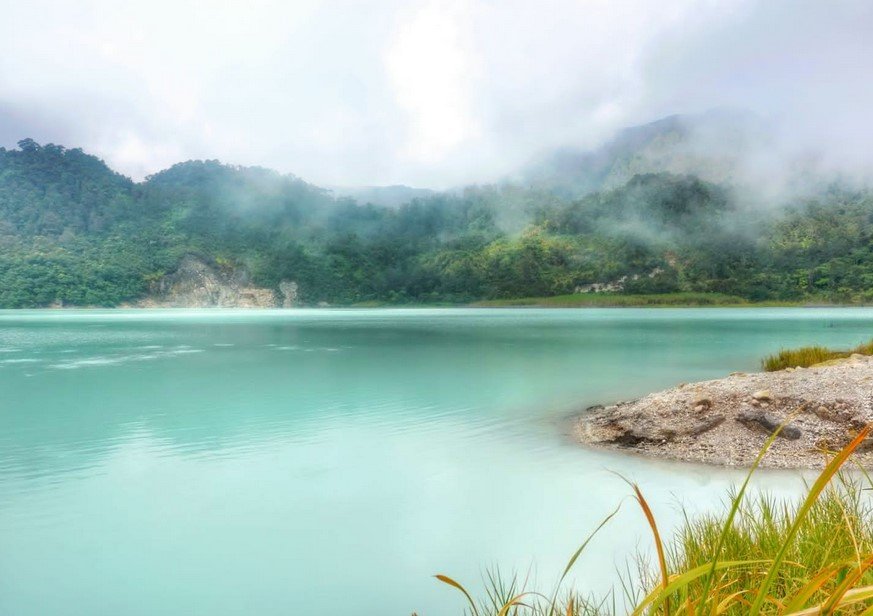 Kawah Putih Telaga Bodas