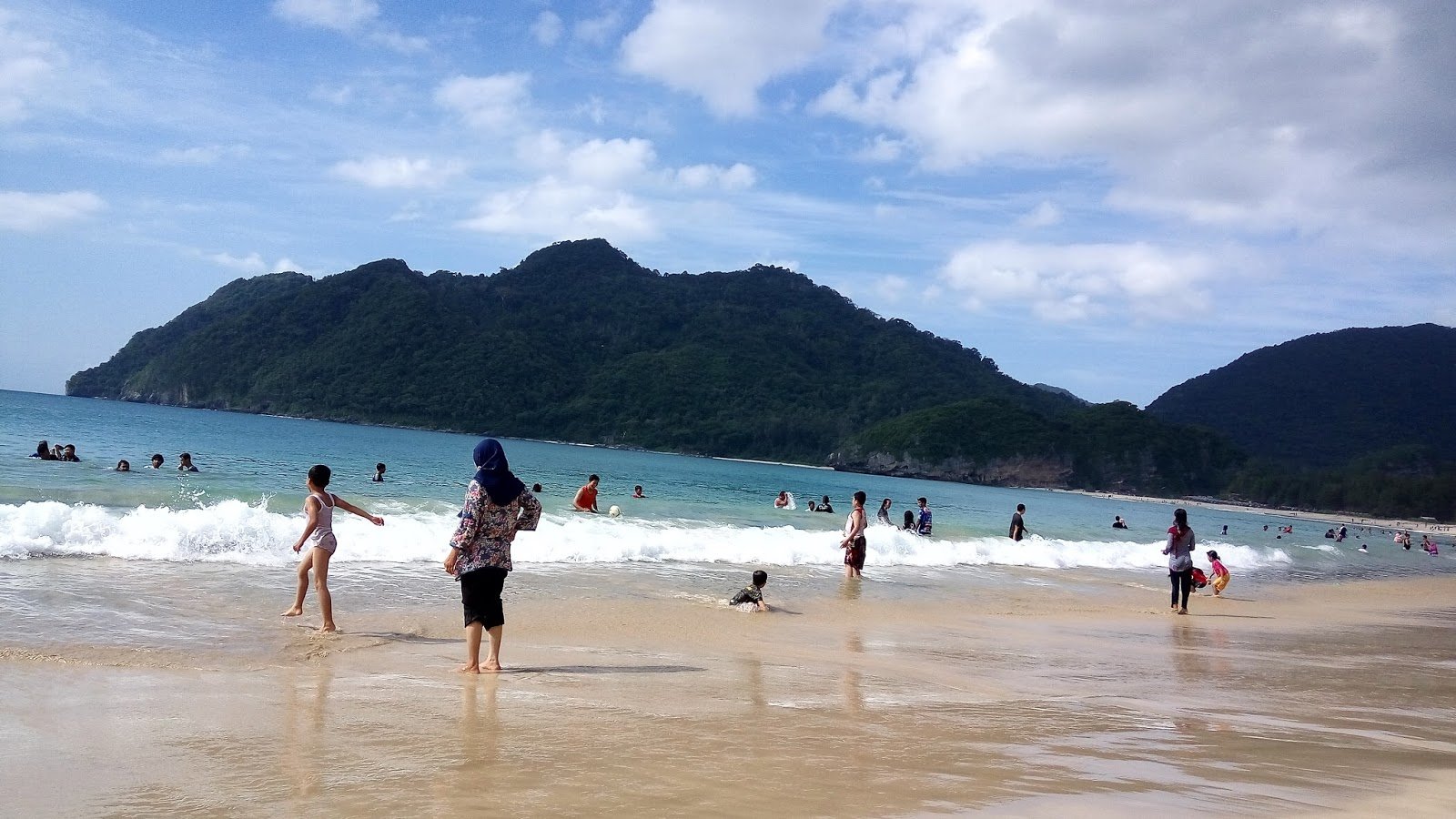 Tempat wisata di Aceh Pantai Lhoknga