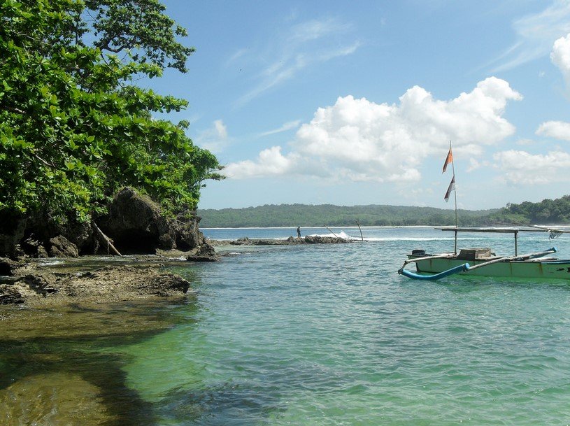 Pantai Ombak Tujuh Sukabumi