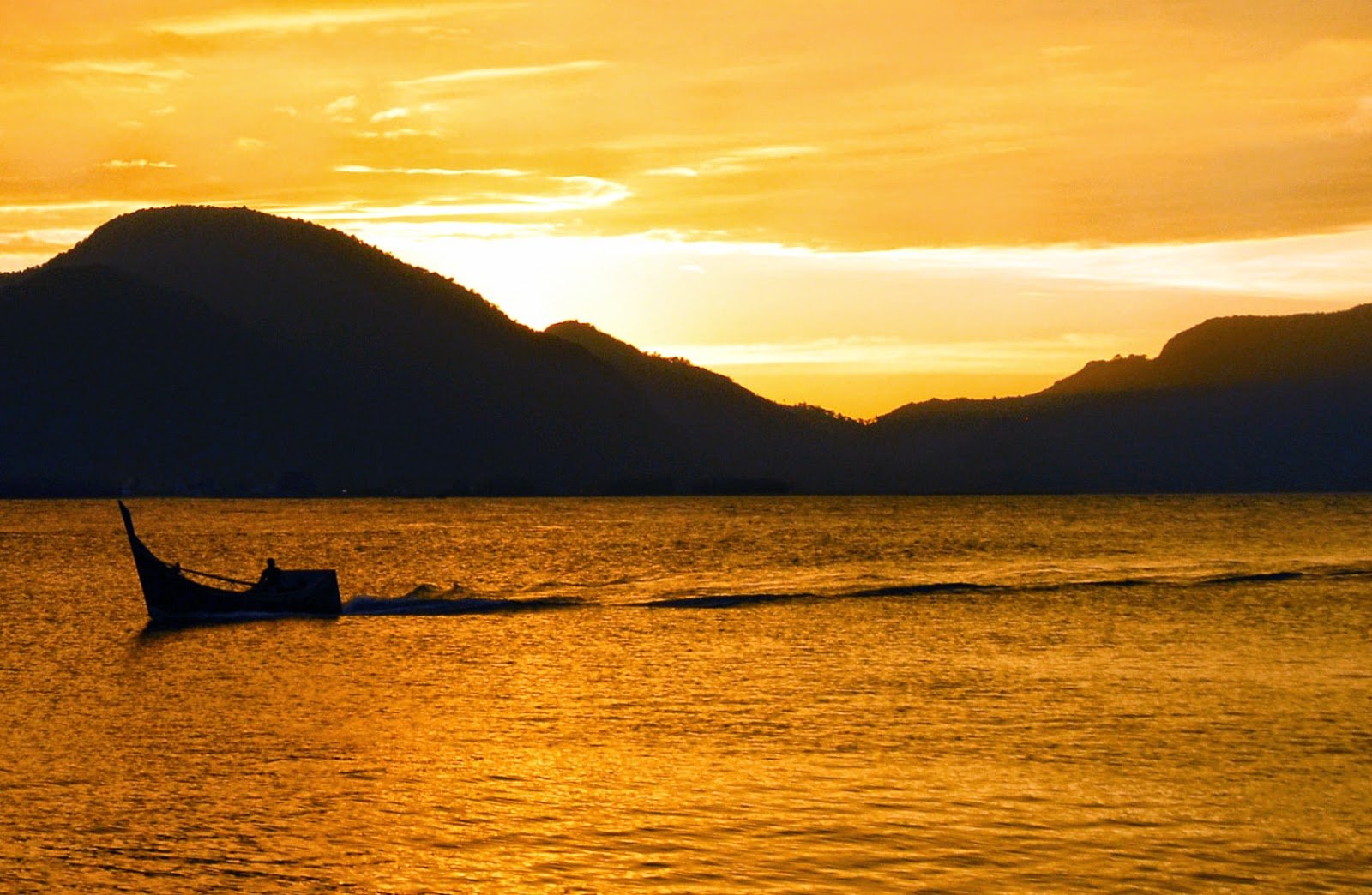 Tempat wisata di Aceh Pantai Ulee Lheue