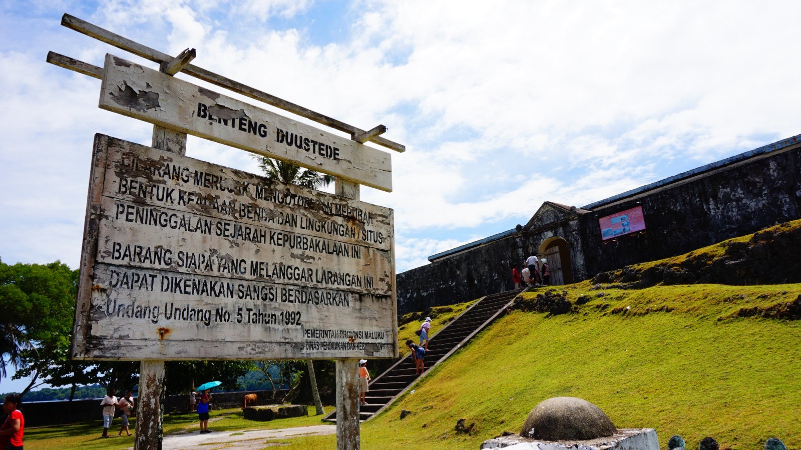 Tempat Wisata di Ambon Benteng Duurstede