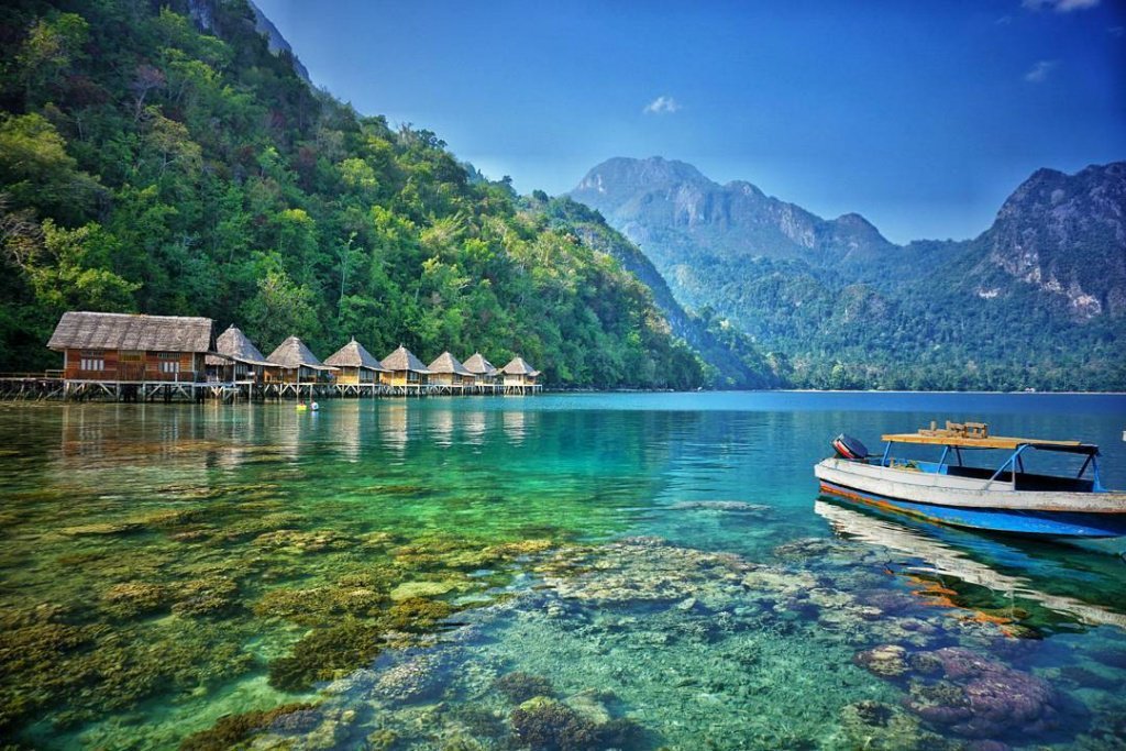 Tempat Wisata di Ambon Pantai Ora