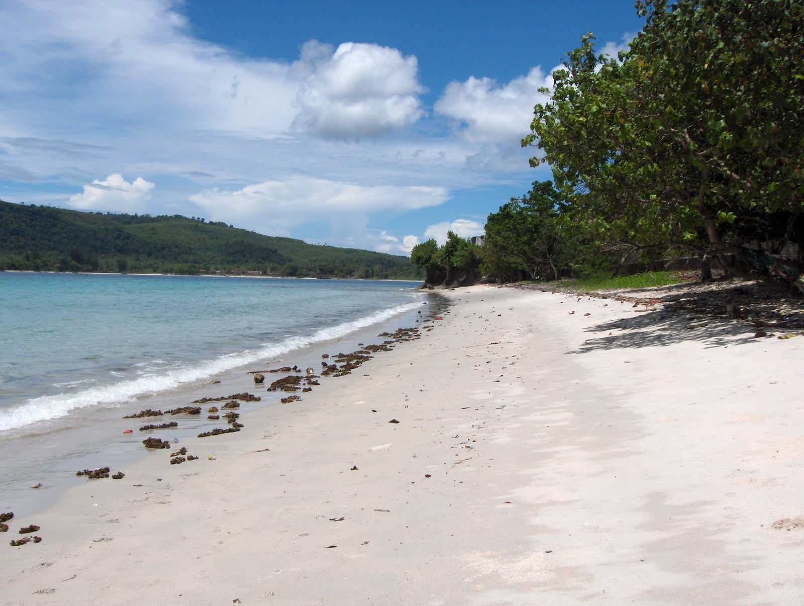 Tempat Wisata di Ambon Pantai Wasisil