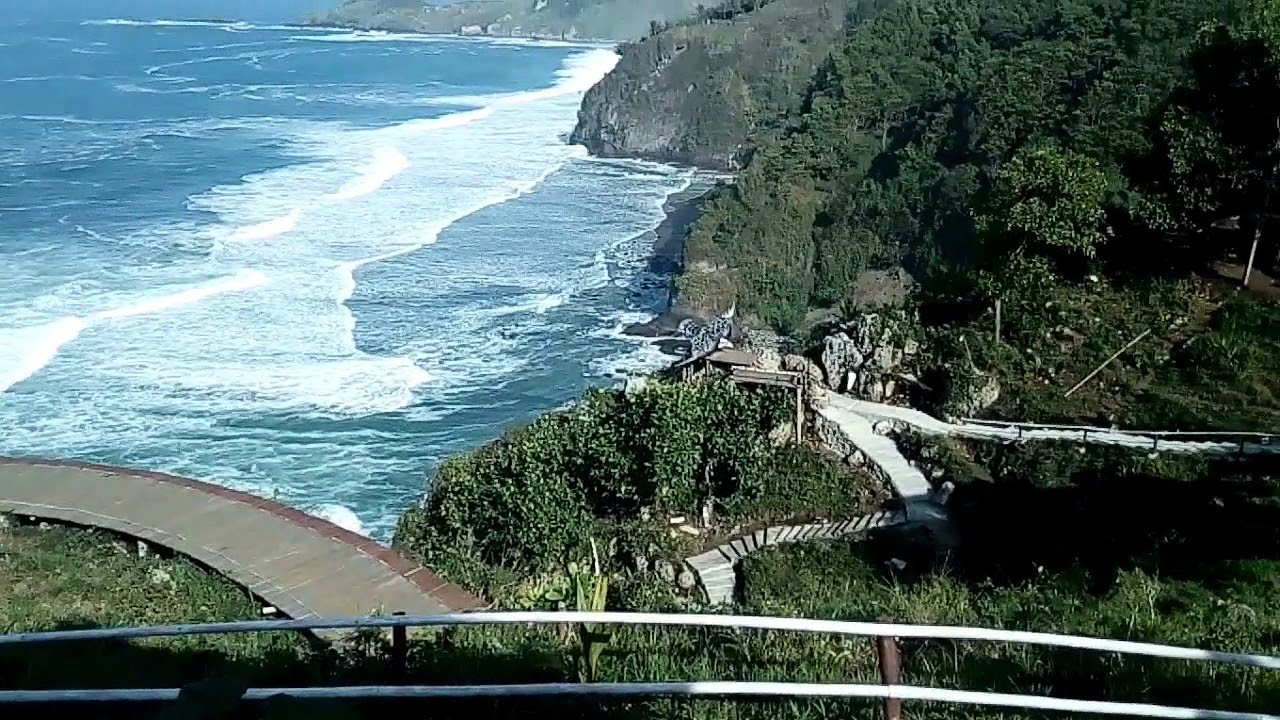 Pantai Surumanis