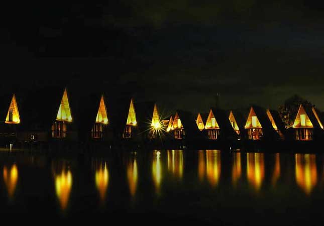 Cottage Cirebon Waterland malam