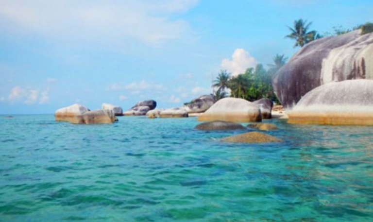Destinasi Wisata Pantai Tanjung Tinggi