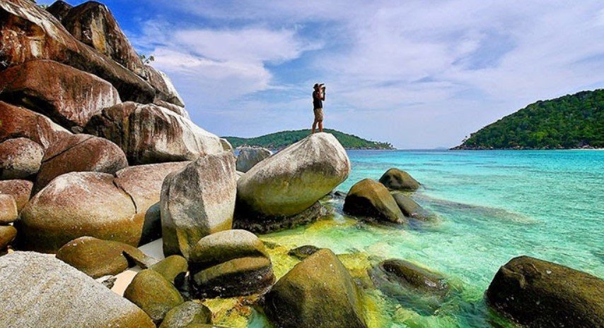 Selayang Pandang Ikon Wisata Baru Belitung