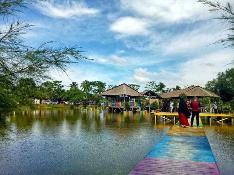 1. Taman Air Percut - Tempat Romantis di Medan