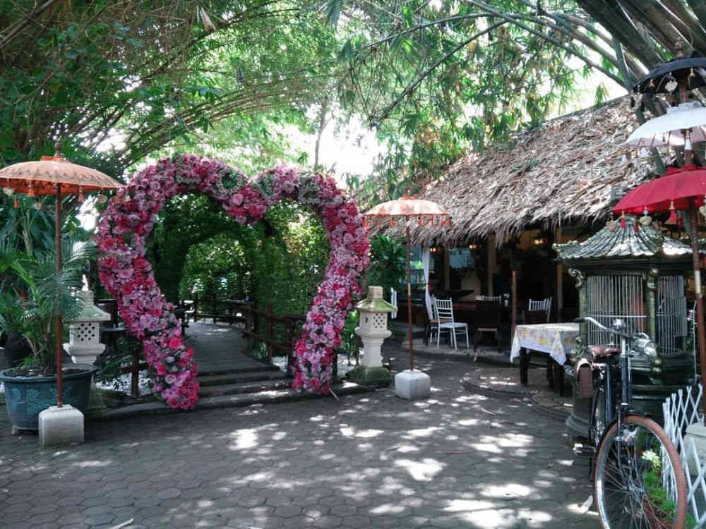 Desa-desa Resto dan Medan Cafe - Tempat Romantis di Medan