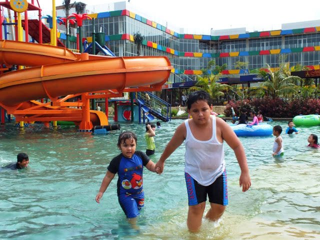 3. Merci Waterboom Medan - Tempat Romantis di Medan