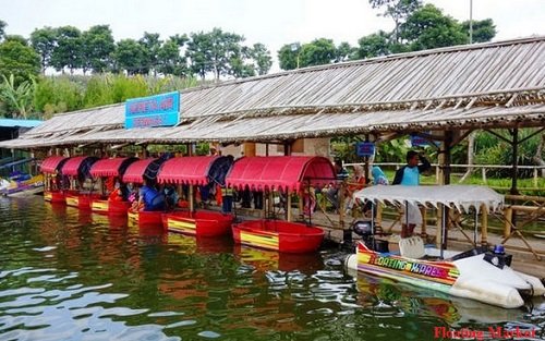 Floating Market