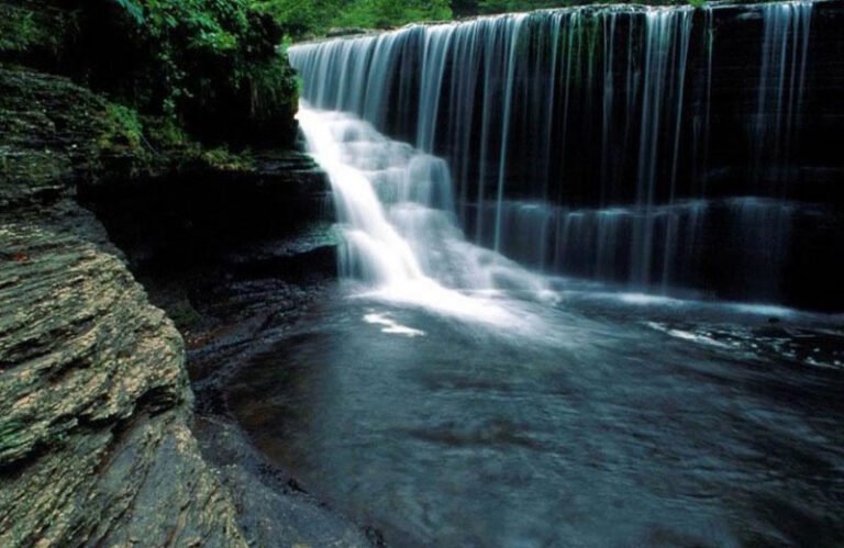 Keindahan Objek Wisata Air Terjun Bantimurung