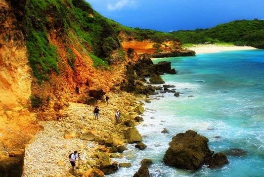 Tanjung Bloam
