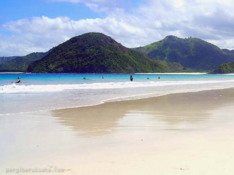 pantai selong belanak lombok