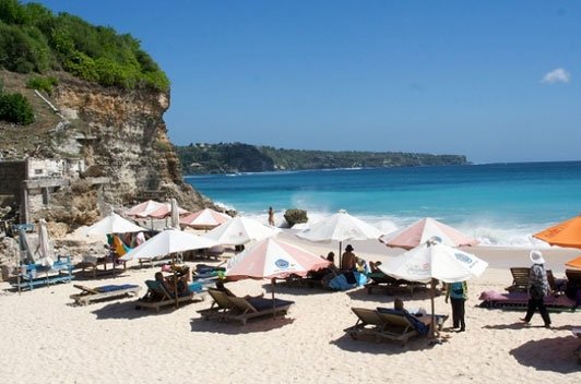 Objek Wisata Pantai Dreamland Bali