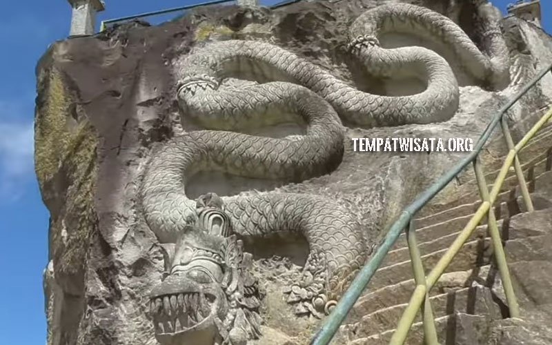 Ukiran naga Tebing Breksi