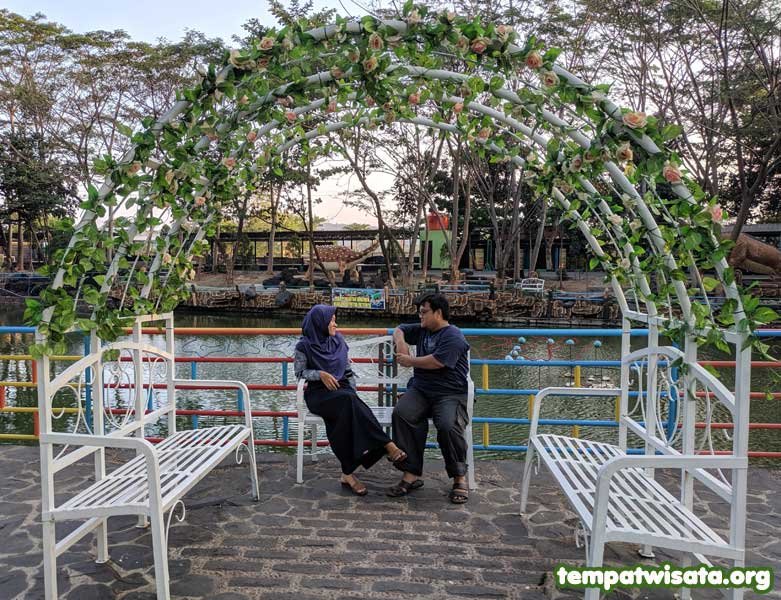 Taman-Cinta-Water-Park-Ciperna