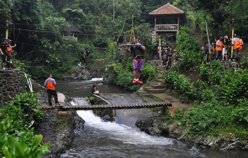 Fasilitas-Curug-Tilu-purwakarta